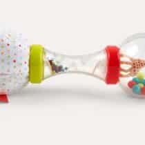 Découvrez le Hochet Soft Maracas de Sophie la Girafe, le jouet idéal pour les bébés sur BebeMaman.ma. Stimulez les sens, la motricité et le développement de votre enfant avec ce hochet unique et amusant.