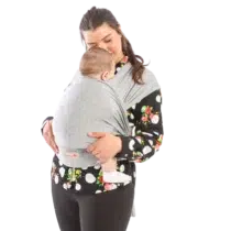 Retrouvez Bebemam Echarpe de Portage avec Soutien Lombaire - Gris Clair aux meilleurs prix sur Bebemaman.ma . Livraison à domicile partout au Maroc.