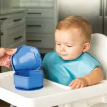 Retrouvez Tiny Twinkle Bol et couvercle à ventouse Silicone Indigo aux meilleurs prix sur Bebemaman.ma . Livraison à domicile partout au Maroc.
