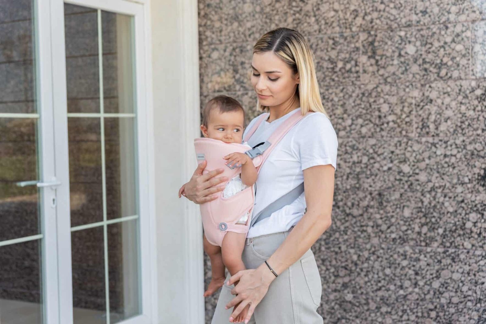 Bebemaman-Kikkaboo-Porte-BébéDeluxeCarrier_Myra-5