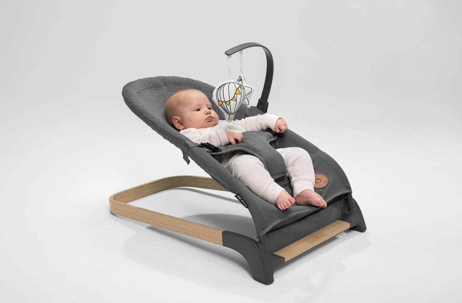 LO_June_Air_Grey_Graphite (21)